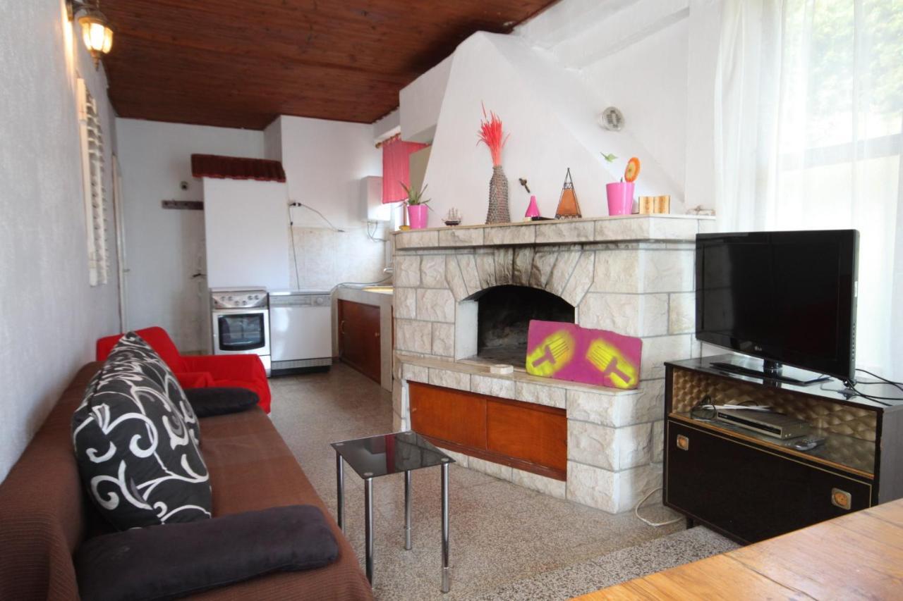 Apartments And Rooms By The Sea Cove Zarace - Dubovica, Hvar - 8781 Hiša za goste 3*