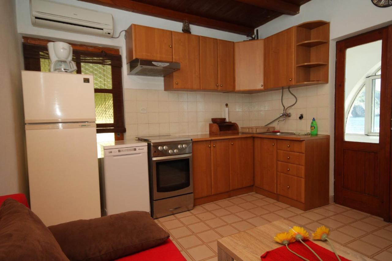 Hiša za goste Apartments And Rooms By The Sea Cove Zarace - Dubovica, Hvar - 8781 3*